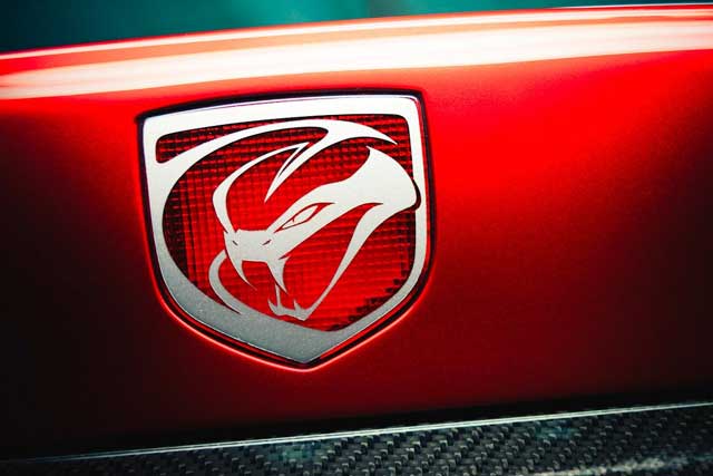 Car Logos With Snake：Dodge Viper
